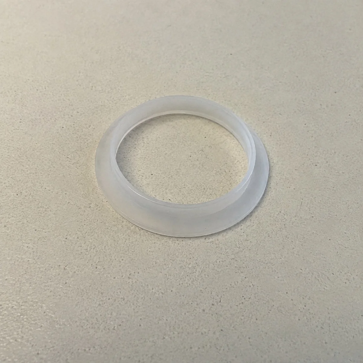 Transparante kunststof ring met kraag op maat