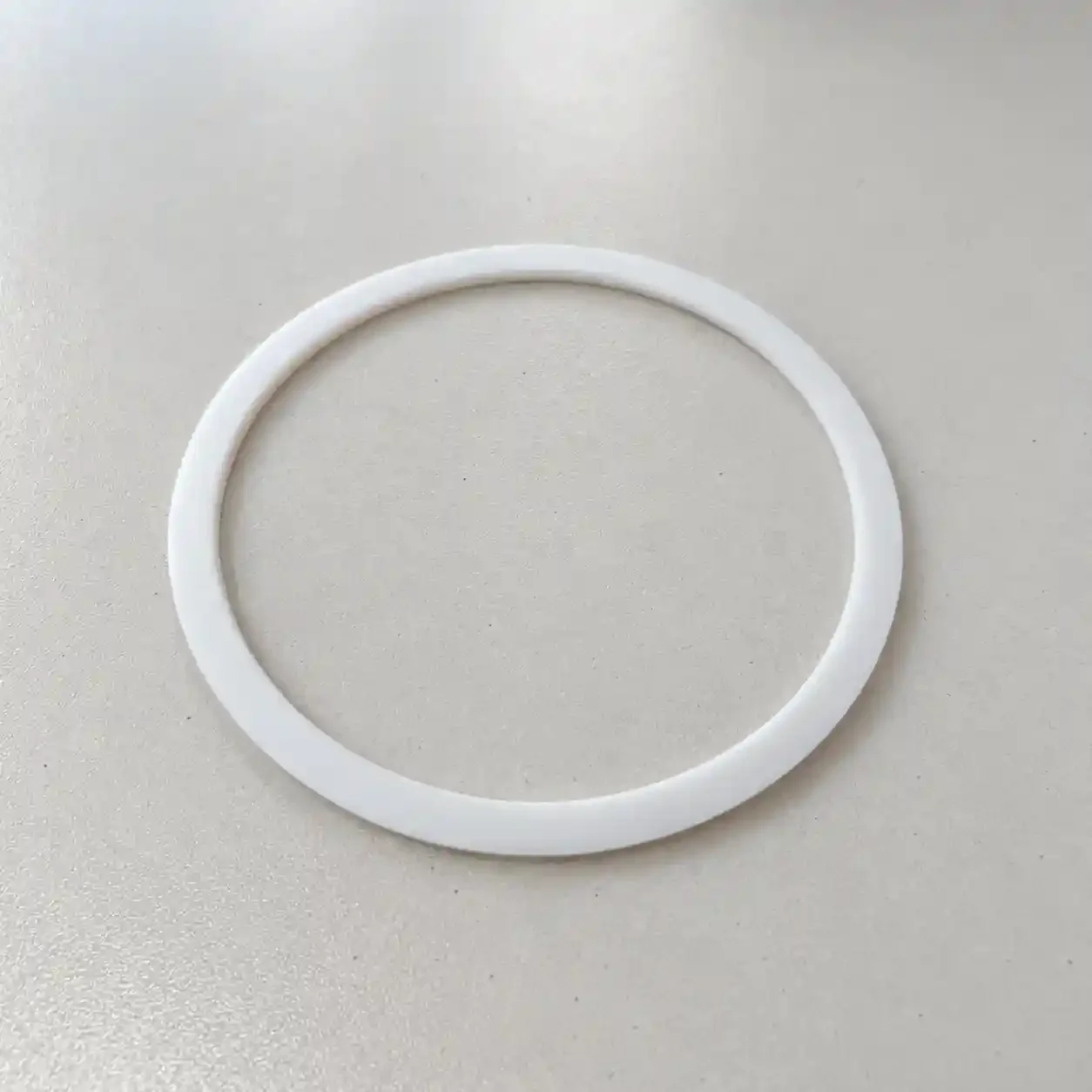 Witte ronde Teflon ring met een smalle ringbreedte